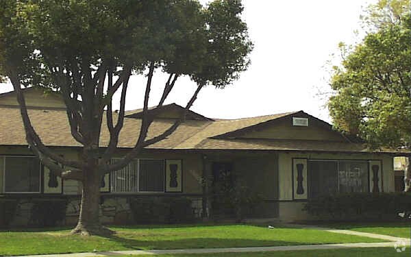 Foto del edificio - 1554 E Canfield Ln