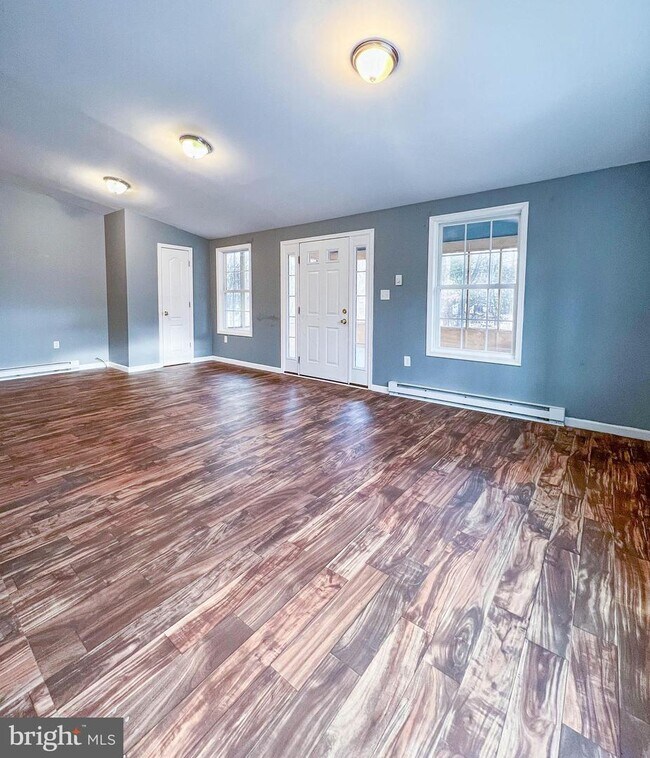 Building Photo - 28 Heavenwood Ln