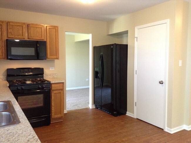 Building Photo - 5301 Sunmeadow Dr