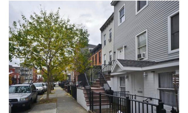 Building Photo - 124 8th St