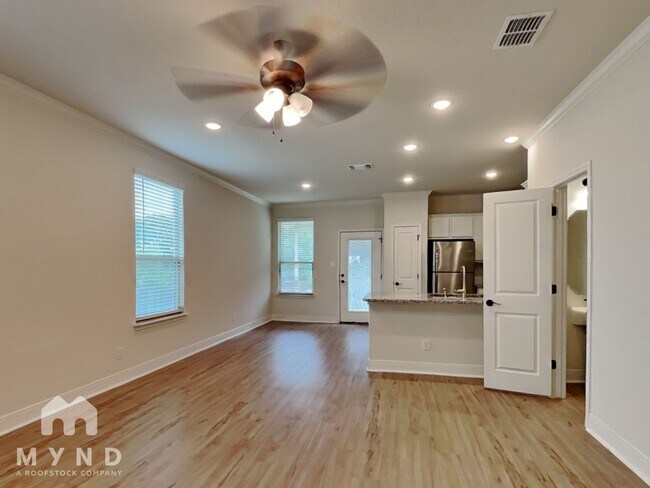 Foto del edificio - 2230 Sandlewood Cv