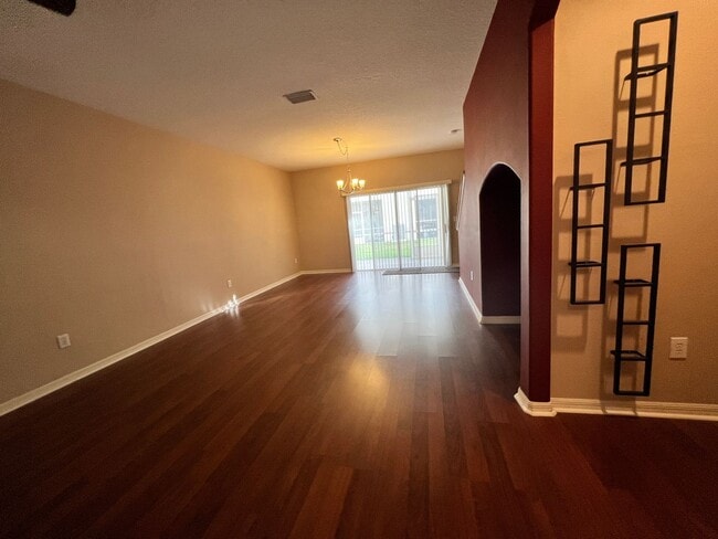 Building Photo - 2 bed/2.5 bath townhome in Tampa