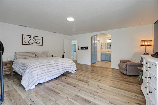 Building Photo - 3253 Courtney Dr