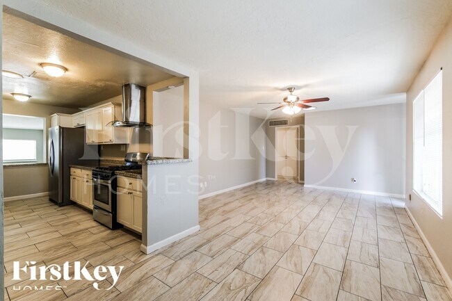 Foto del edificio - 1308 W Elm St