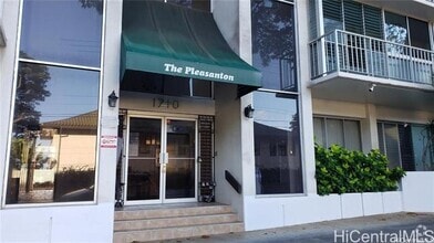 Building Photo - 1710 Punahou St