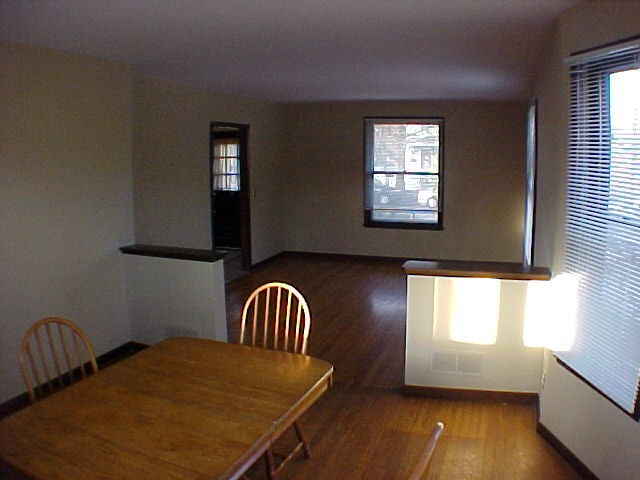 Building Photo - 557 S Ashley St