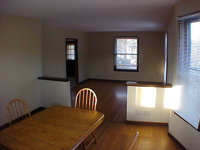 Foto del edificio - 557 S Ashley St