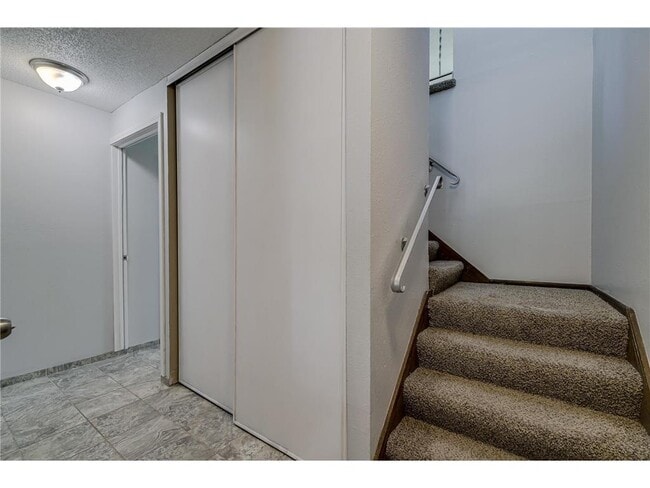 Building Photo - 1068 Regency Dr