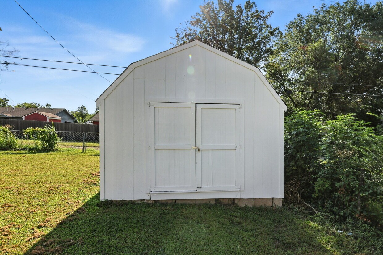 Foto del edificio - 1548 S Oak Ave