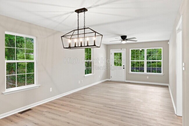 Foto del edificio - 3408 Jones St