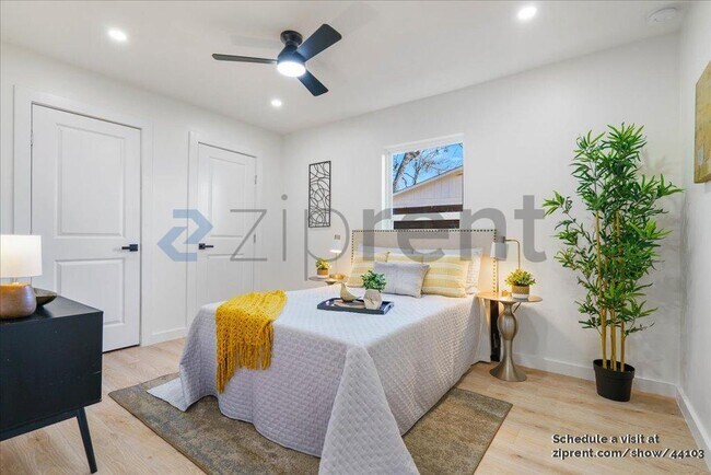Foto del edificio - 6811 Montana St