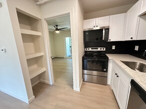 Building Photo - 1216 Maple St