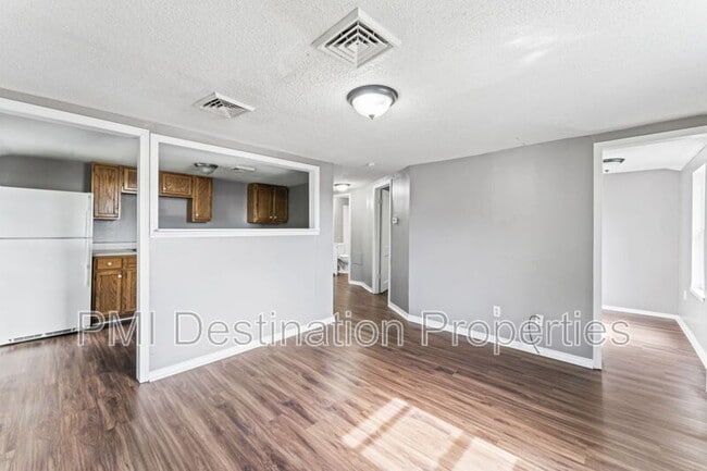Building Photo - 9408 East 23rd St S