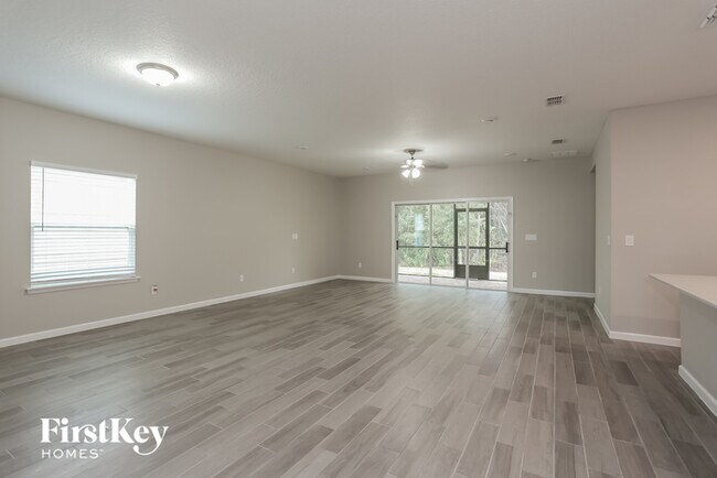 Foto del edificio - 832 Spotted Fox Ridge Ave