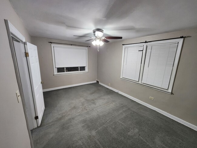 Building Photo - 900 E Illinois St