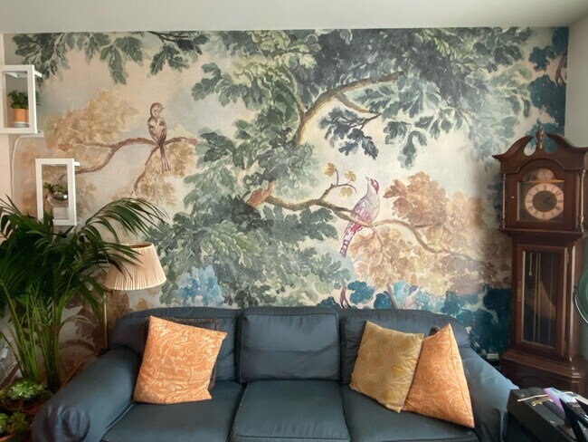 Main Living (Option wallpaper mural) - 1699 Market St
