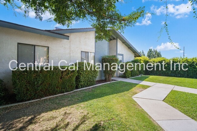 Building Photo - 5905 Auburn Oaks Dr