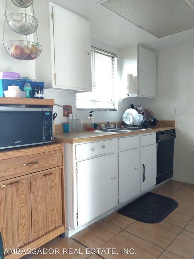 Building Photo - 1 br, 1 bath House - 329 East Orange Street