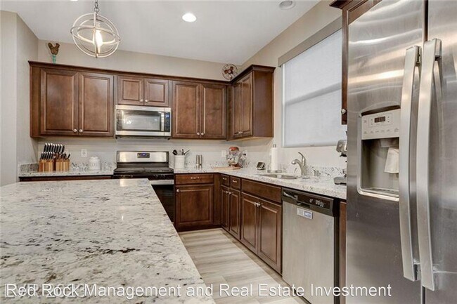 Building Photo - 3 br, 2.5 bath House - 5635 Weeping Wall St