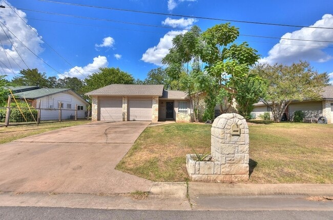 Foto del edificio - 1905 Thornton Ln