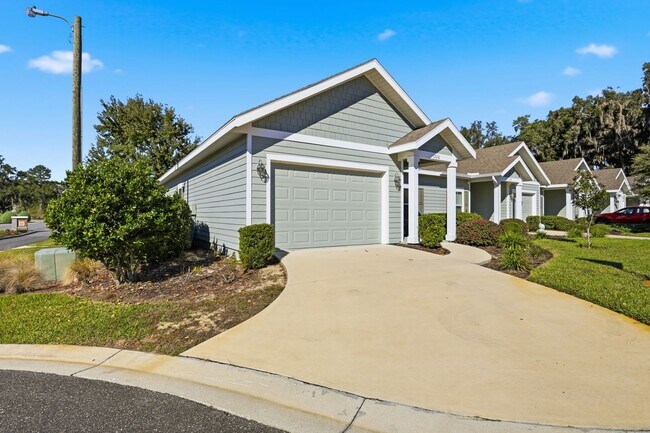 Foto del edificio - Villas of West 3Bed/2Bath End Unit