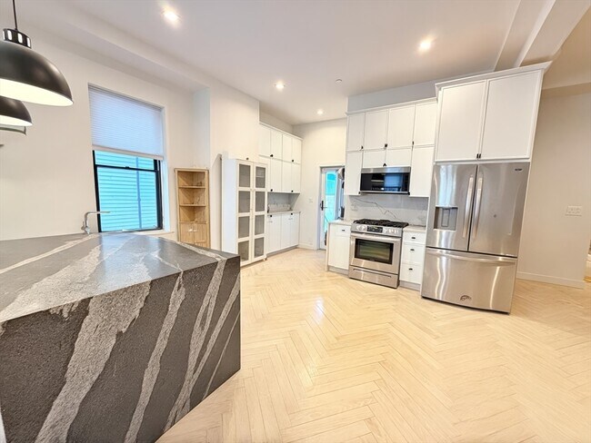 Foto del edificio - 182 Webster St