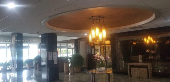 Foto del edificio - 500 Bayview Dr