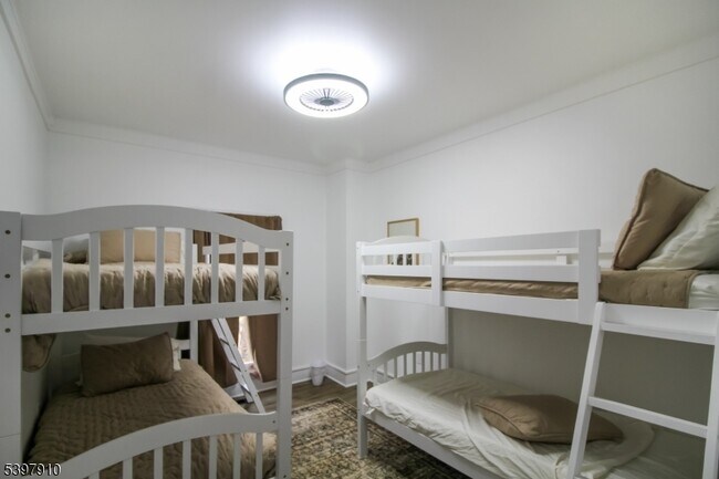 Foto del edificio - 405 Mt Hermon Rd