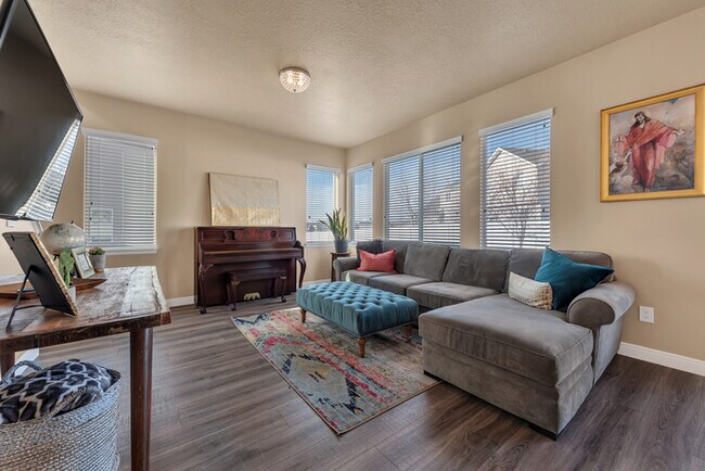 Foto del edificio - Beautiful Townhome in Lehi
