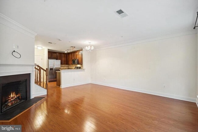 Building Photo - 22936 Spicebush Dr