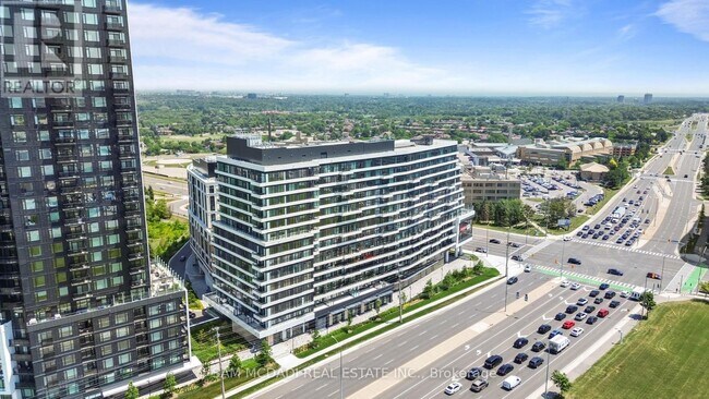 Photo du bâtiment - 2485 Eglinton Ave W