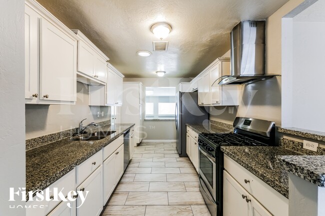 Foto del edificio - 1308 W Elm St