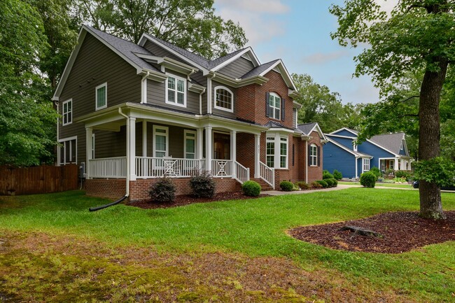 Foto del edificio - Stunning 4bd/3.5ba Home on Half-Acre Lot J...
