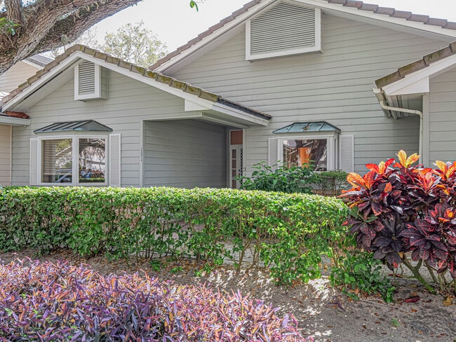 Building Photo - 131 Peppertree Dr