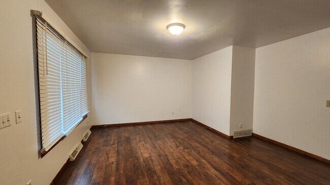 Foto del edificio - 2421 Adler Cir