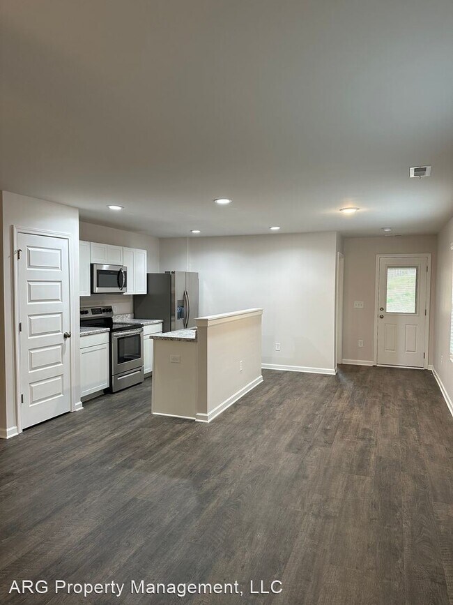 Foto del edificio - 3 br, 2 bath House - 2120 Kilpatrick Lane
