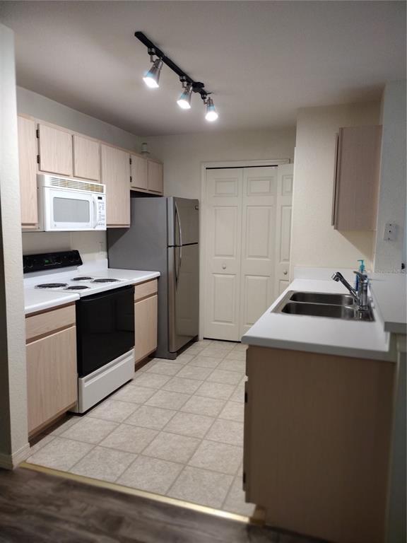 Foto del edificio - 5459 Vineland Rd