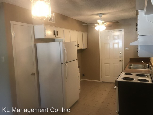 Building Photo - 116 Pebble Creek Dr