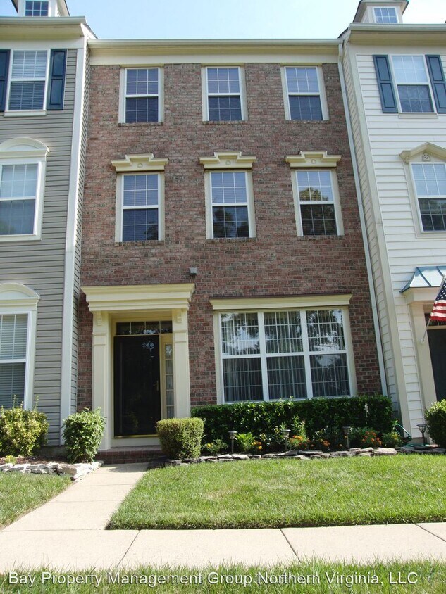 Foto principal - 3 br, 2.5 bath House - 42755 Stadler Ln