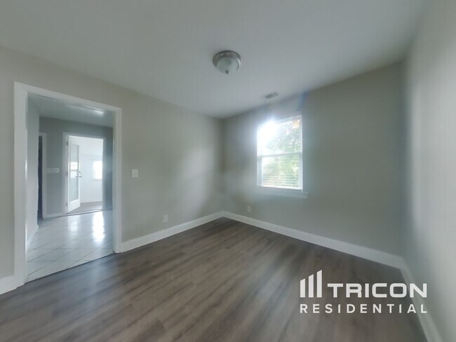 Foto del edificio - 3300 Maygreen Ave