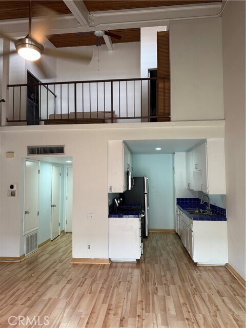 Foto del edificio - 5460 White Oak Ave