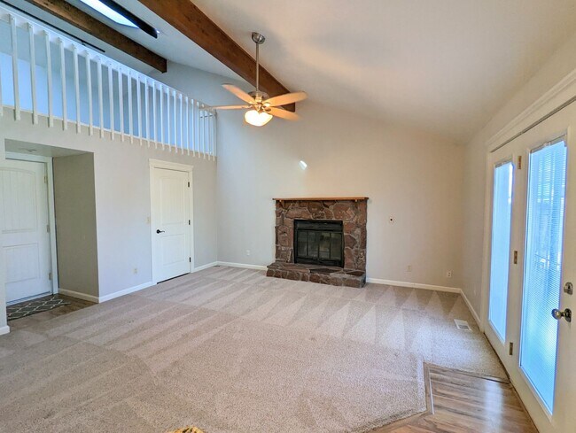 Foto del edificio - 3 Bed/ 2 bath Mountain Home