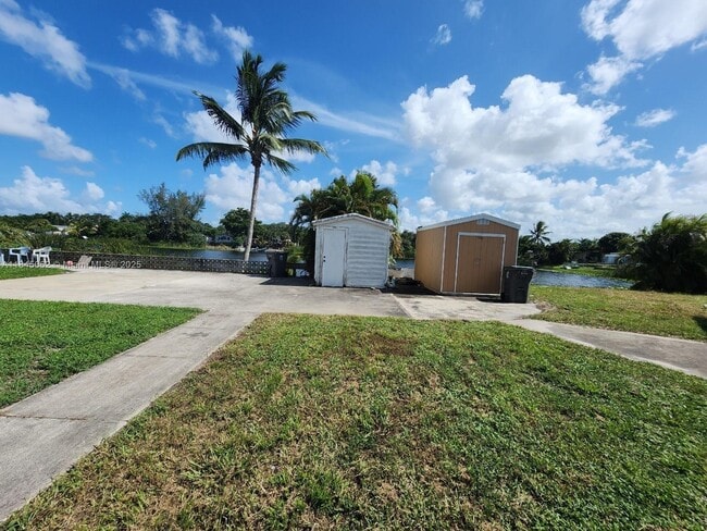 Building Photo - 4248 Hibiscus Cir