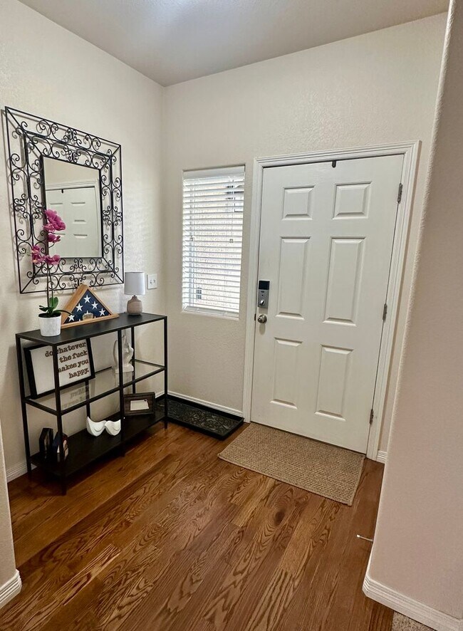 Building Photo - Spacious 5-Bedroom Smart Home Near Peterso...