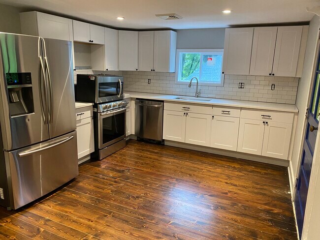 Foto del edificio - 99 Ramapoo Rd