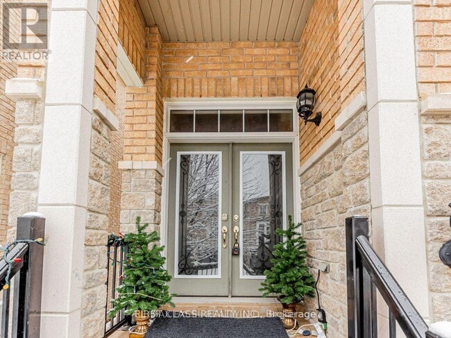 Building Photo - 8 Mastwood Crescent