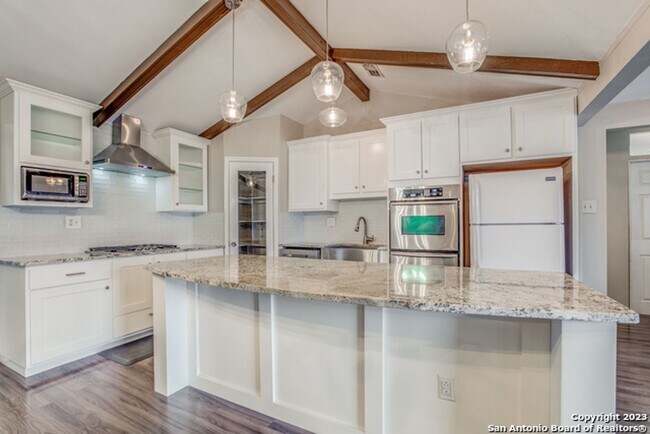 Foto del edificio - 6623 Carrie Ln