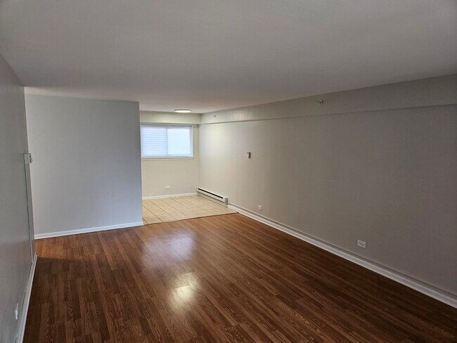 Building Photo - 1815 White Chapel Dr