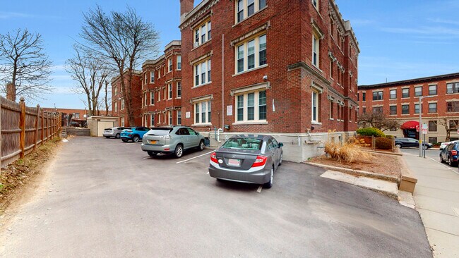 Foto del edificio - 25 Glenville Ave