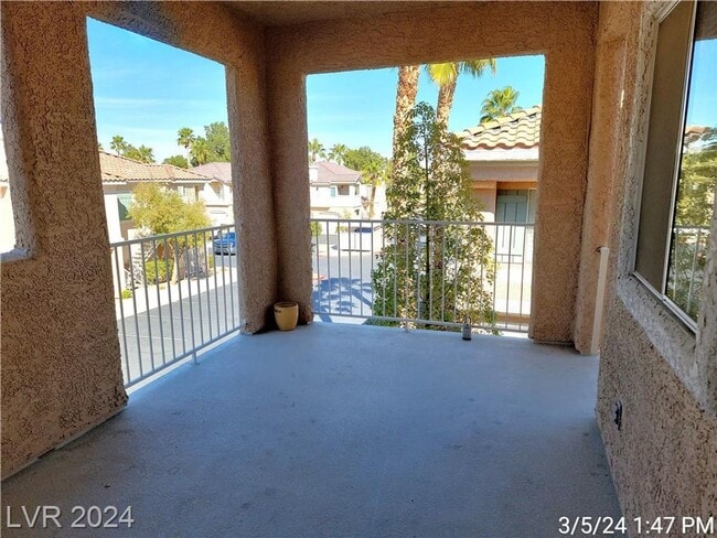 Building Photo - MINUTES FROM THE DISTRICT & GREEN VALLEY R...